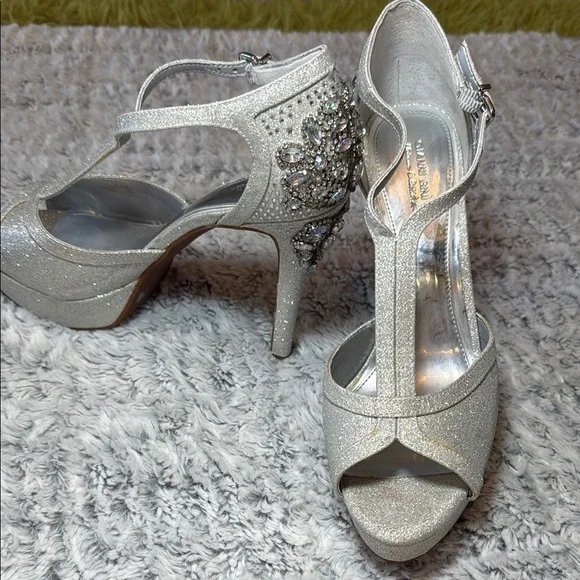 Gianni Bini Shoes Gianni Bini Platinum Collection Silver